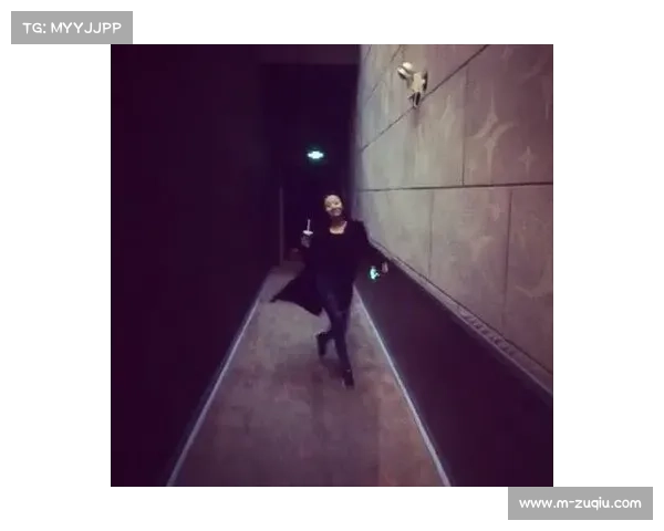 任亚伟被韩国“蛙人”绞晕瘫坐轮椅吸氧,阿古拉力遭裸绞脖子勒出紫痕